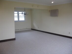658 W Penn St in Long Beach, NY - Building Photo - Building Photo