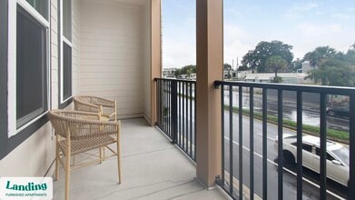 1148 N Main St, Unit 208 in Jacksonville, FL - Foto de edificio - Building Photo