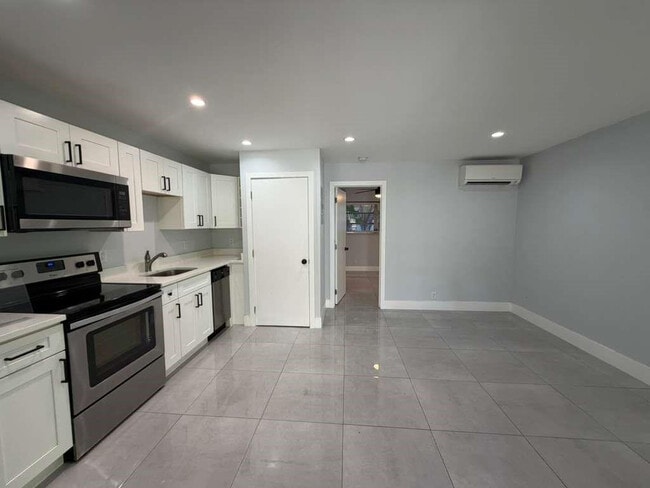 property at 820 N Victoria Park Rd