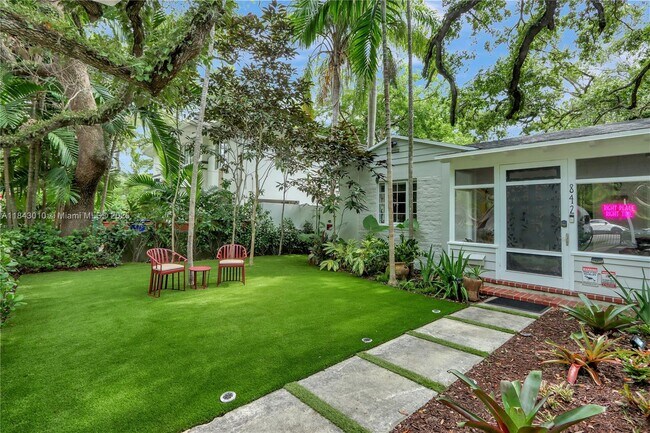 842 NW 9th Ct in Miami, FL - Building Photo - Building Photo