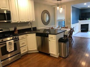 584 E 8th St, Unit 1 in Boston, MA - Building Photo - Building Photo