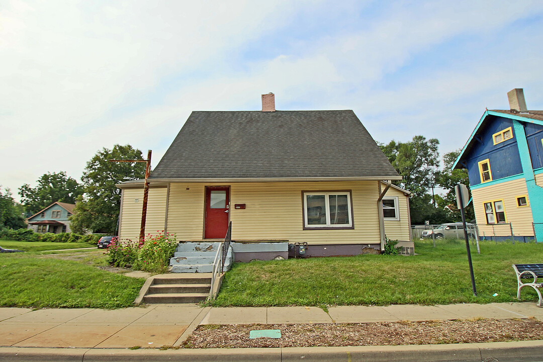 545 E 38th St in Indianapolis, IN - Building Photo