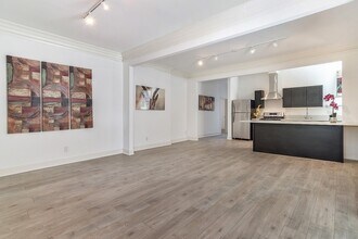 566 N St Louis St in Los Angeles, CA - Building Photo - Building Photo