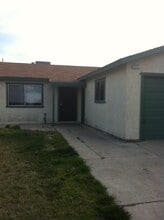 2221 Juniper St in Dos Palos, CA - Building Photo - Building Photo