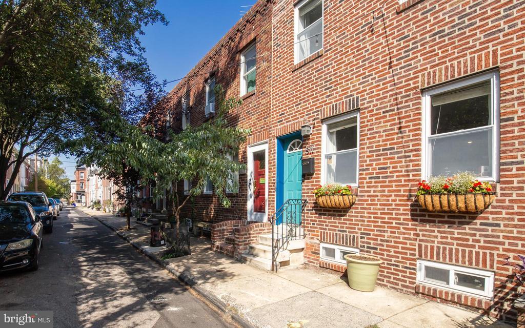 811 N Judson St in Philadelphia, PA - Building Photo