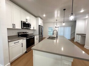 252 E Collins St in Umatilla, FL - Building Photo - Building Photo