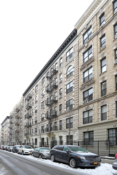 216-218 W 111th St in New York, NY - Building Photo