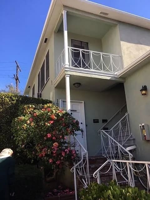 1620 Glendon Ave, Unit 1624 in Los Angeles, CA - Building Photo - Building Photo