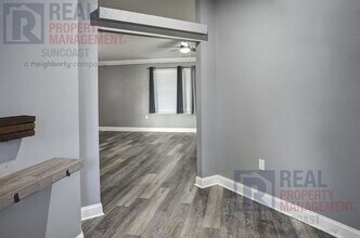 4407 N Chamberlain Blvd in North Port, FL - Building Photo - Building Photo