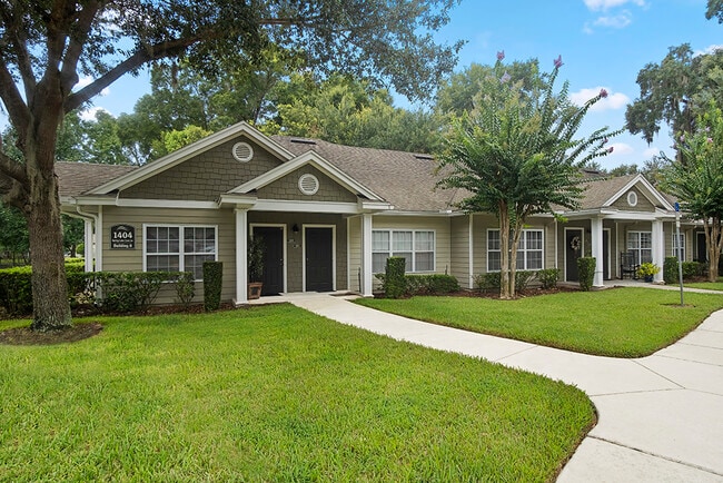 Spring Lake Cove Apartments in Fruitland Park, FL - Building Photo - Building Photo