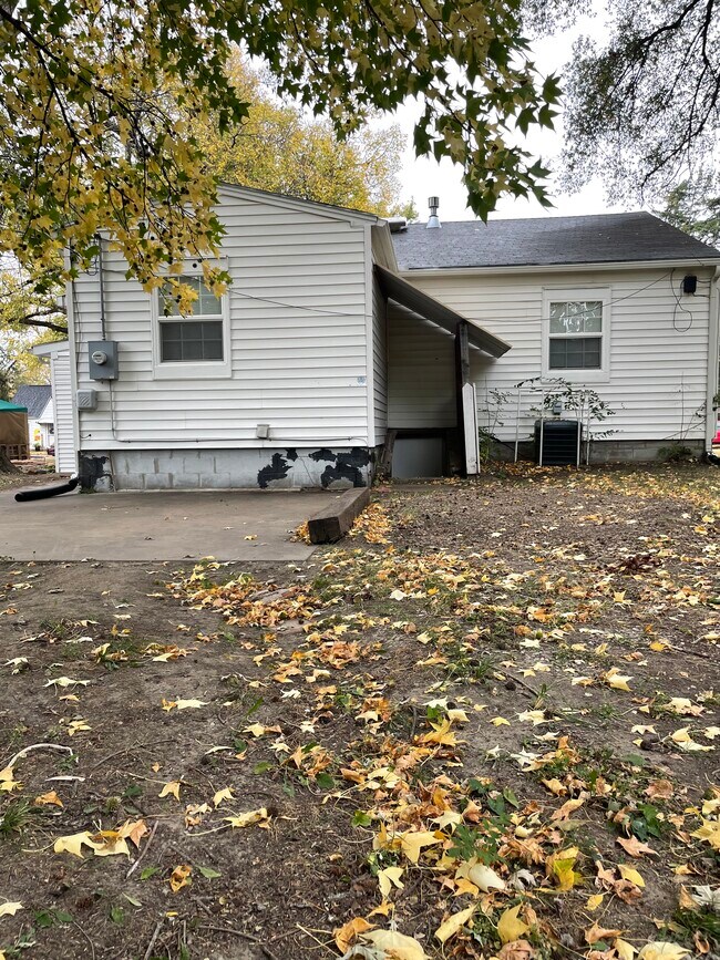 824 NE Arter Ave Rentals in Topeka, KS