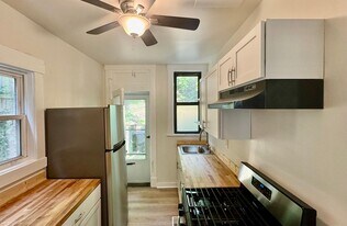 1628 Fallowfield Ave in Pittsburgh, PA - Building Photo