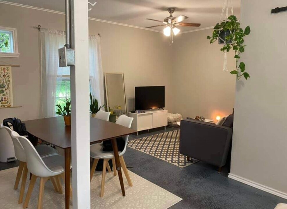 1108 Coit St, Unit Lower House in Denton, TX - Building Photo