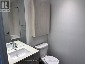 448 Burnhamthorpe Rd W in Mississauga, ON - Building Photo - Building Photo