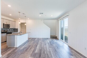 27638 Sawtooth Ln in Santa Clarita, CA - Building Photo - Building Photo
