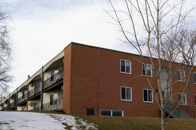 Oak Manor in Minneapolis, MN - Foto de edificio - Building Photo