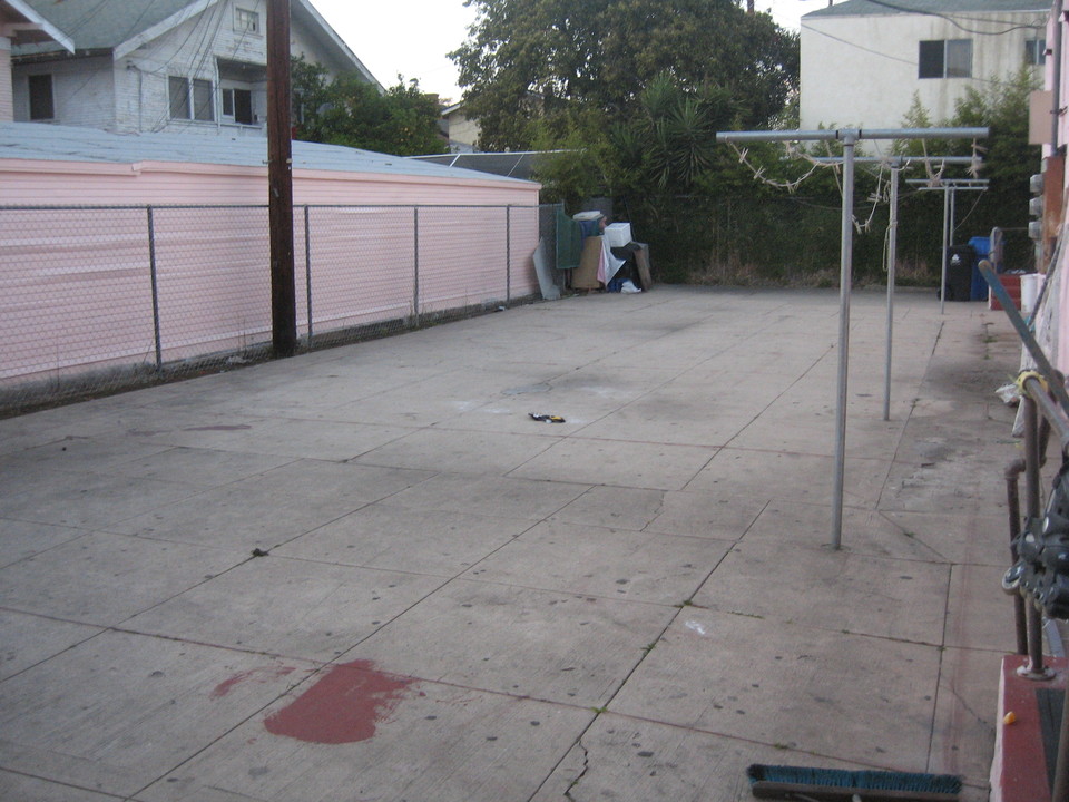 2313 S Catalina St in Los Angeles, CA - Foto de edificio