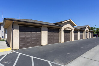 The Fountains at Alluvial in Clovis, CA - Foto de edificio - Building Photo