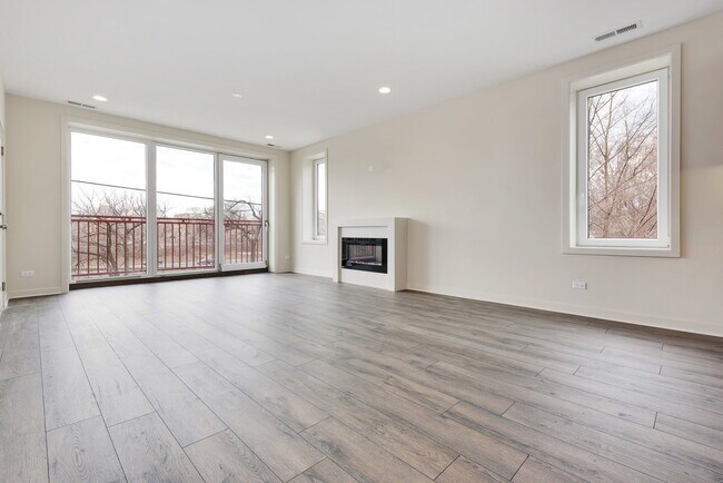 2824 W Van Buren St in Chicago, IL - Building Photo - Building Photo