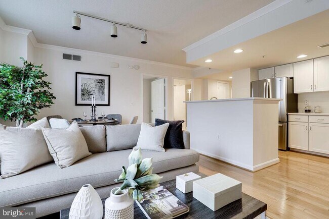 property at 2220 Fairfax Dr