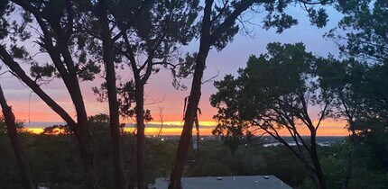 1014 Scenic Dr in Granbury, TX - Building Photo - Building Photo