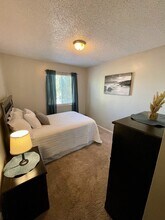 2133 Wedgewood Ct, Unit Bedroom #3 in Greeley, CO - Building Photo - Building Photo