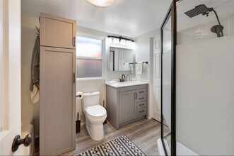 6008 Dunrobin Ave in Lakewood, CA - Building Photo - Building Photo