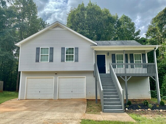 property at 18 Twin Oaks Ln