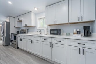 89 Kelley Pond Rd in New Hampton, NH - Foto de edificio - Building Photo