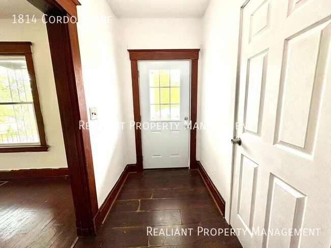 1814 Cordova Ave in North College Hill, OH - Building Photo - Building Photo