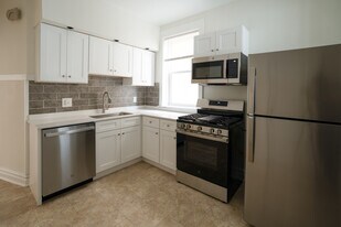 3541 N Whipple St, Unit 1 in Chicago, IL - Building Photo