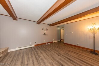 8693 E Craig Dr in Chagrin Falls, OH - Building Photo - Building Photo