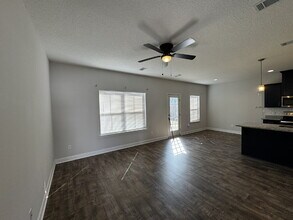 630 Fairview Cir in Hinesville, GA - Building Photo - Building Photo