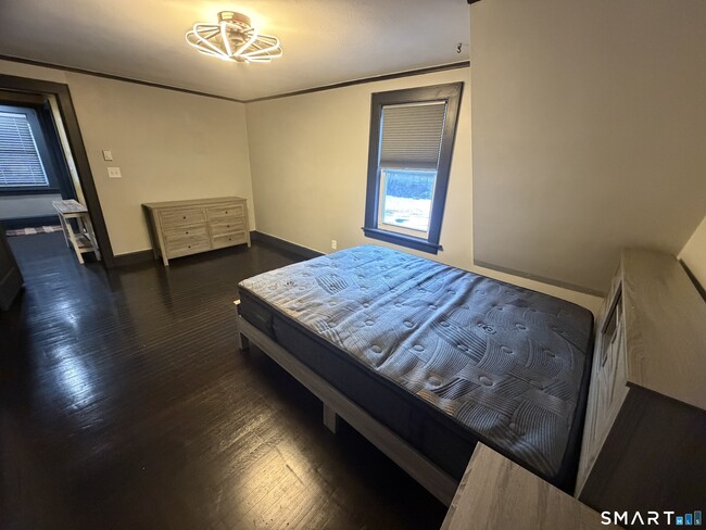 3 Park Ave in Bloomfield, CT - Building Photo - Building Photo