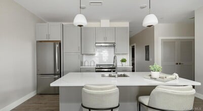 3 Hudson W Dr in Marlboro, NY - Building Photo - Building Photo