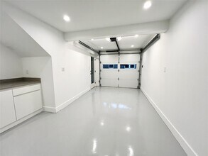 1419 Branard St in Houston, TX - Foto de edificio - Building Photo