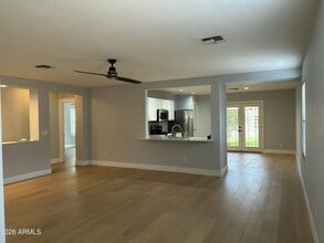 3216 W Mark Ln in Phoenix, AZ - Foto de edificio - Building Photo