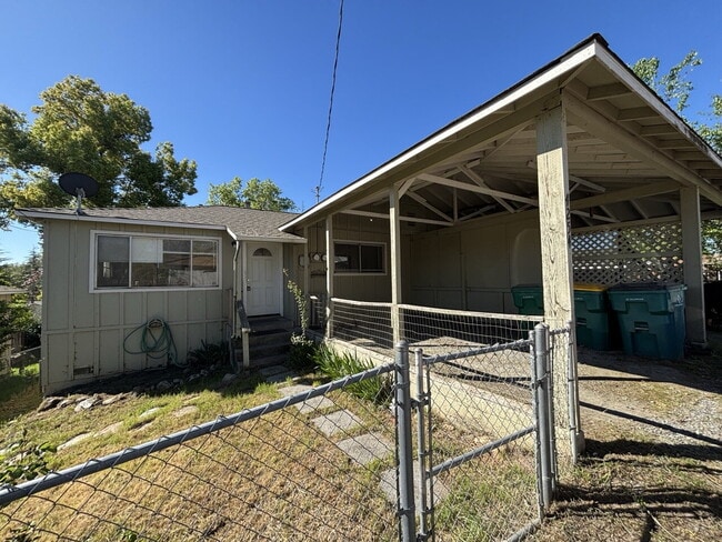 property at 4254 Howard Cir