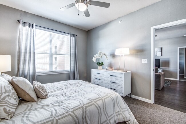 Republic at Alamo Heights in San Antonio, TX - Foto de edificio - Building Photo