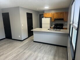 50 Greenbrier Plz in Fairmont, WV - Building Photo