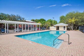 Palms West Apartments in West Palm Beach, FL - Building Photo - Building Photo