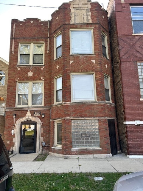property at 1253 S Tripp Ave