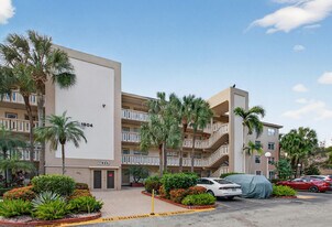1904 Bermuda Cir in Coconut Creek, FL - Building Photo