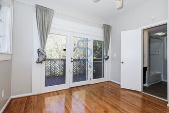 920 Greenwood Ave NE in Atlanta, GA - Foto de edificio - Building Photo