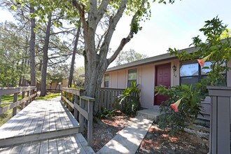 Kings Crossing Apartments in Jacksonville, FL - Foto de edificio - Building Photo