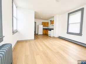 840 Mt Prospect Ave, Unit APT 1 in Newark, NJ - Building Photo - Building Photo