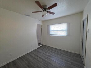 4136 14th Ave S in St. Petersburg, FL - Foto de edificio - Building Photo