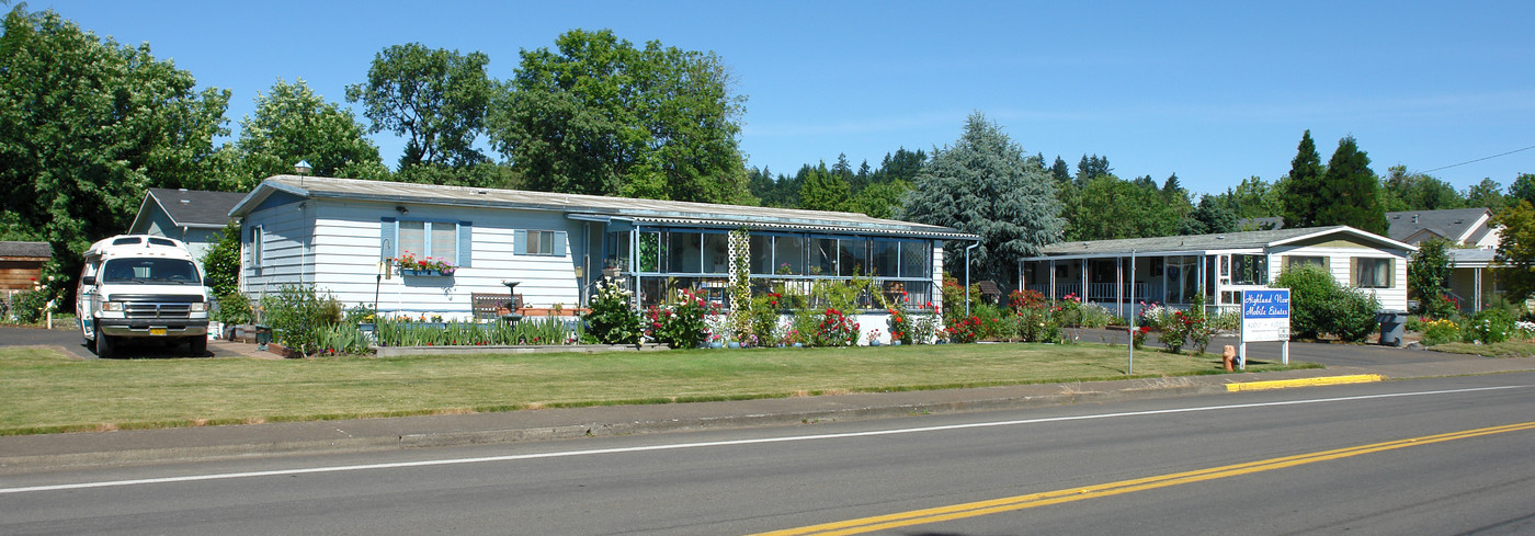 Highland View Mobile Estates in Corvallis, OR - Building Photo