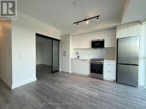 2369 Danforth Ave in Toronto, ON - Building Photo - Building Photo