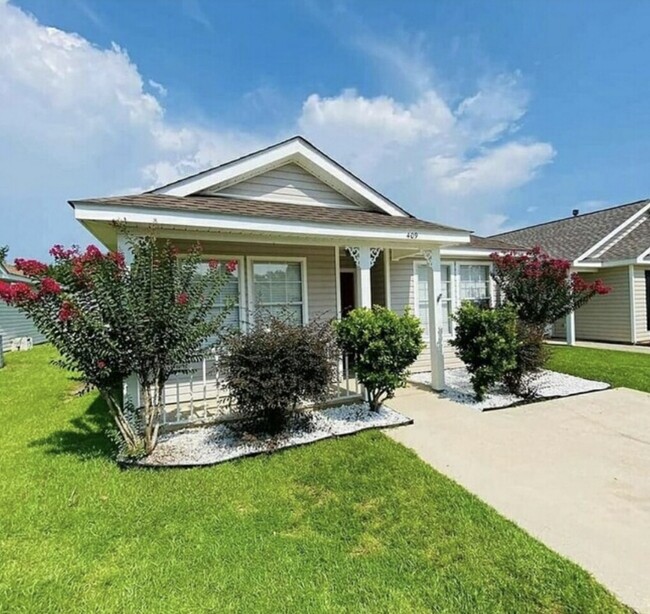 property at 409 Belle Chase Ct S